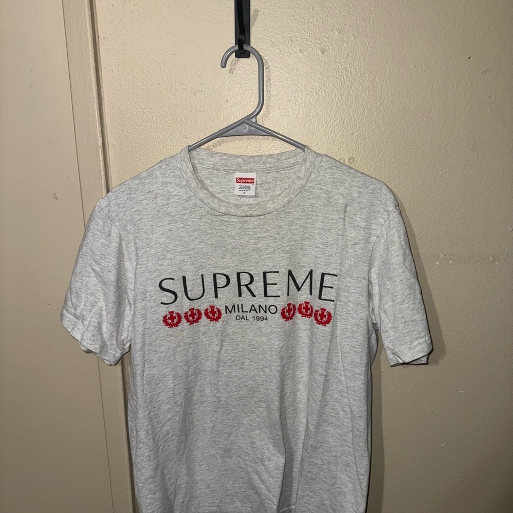 Supreme Gray T-Shirt - Picture 1 of 3